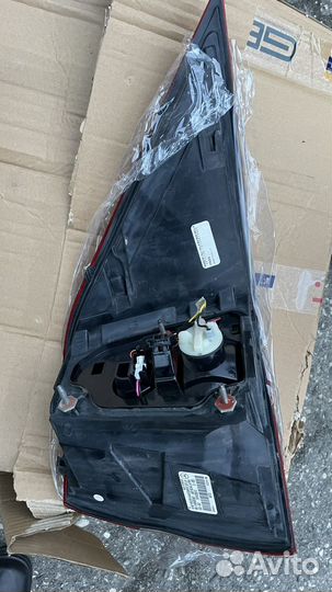 Фонарь задний левый наружный