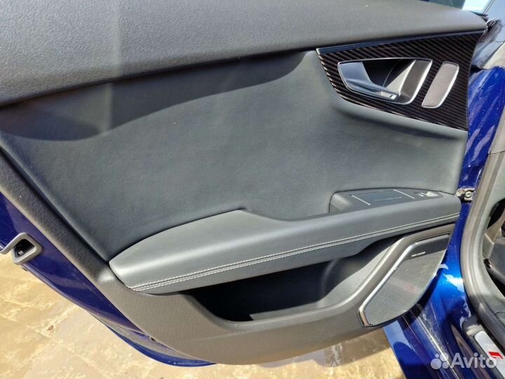 Bang & Olufsen и Дверные карты от audi rs7