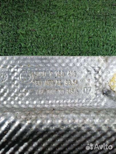 Тепловой экран Bmw X5 E70 N52B30AF 2007