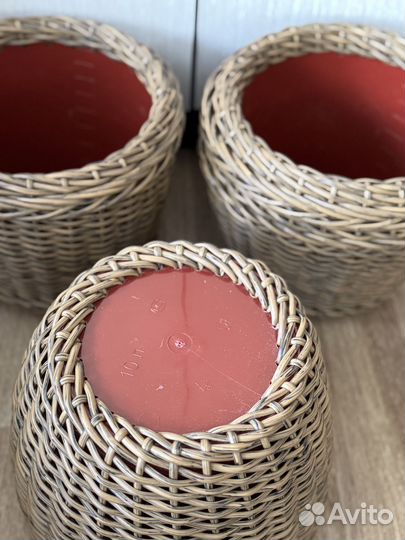 Кашпо из искусственного ротанга