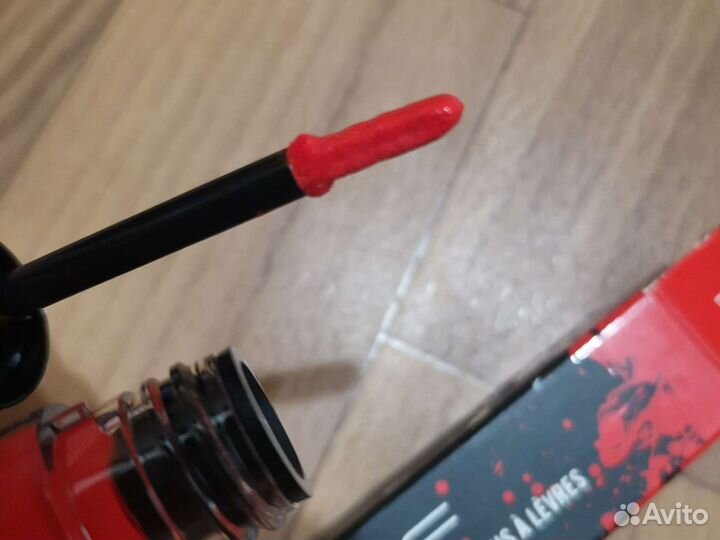 Лак для губ мас