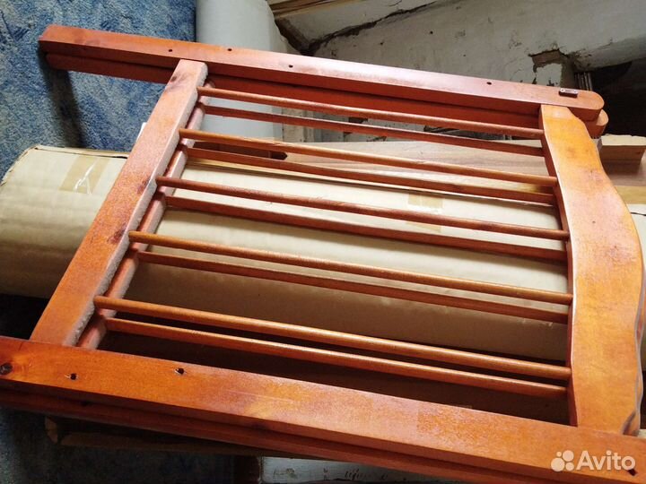 Детская кроватка. Велосипед