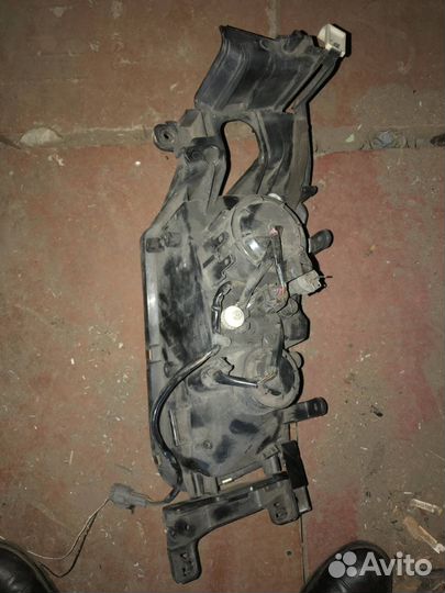 Фара Nissan Liberty 12