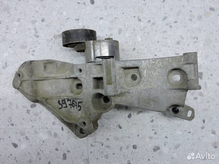 Кронштейн генератора Renault Megane 3 2009-2016