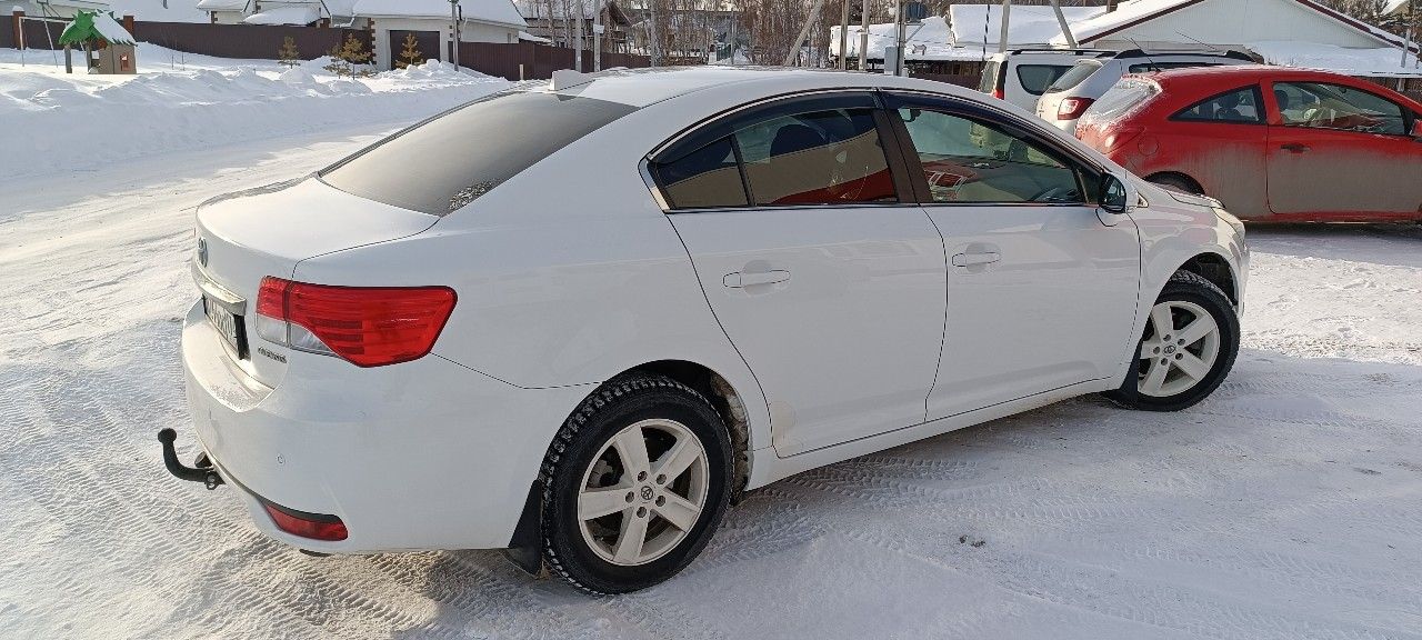 Toyota Avensis: фото владельца