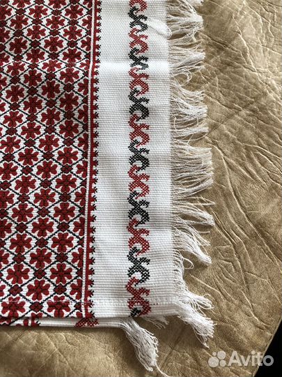 Новый рушник (вышитое полотенце)