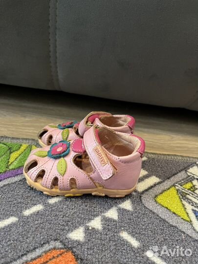 Сандалии для девочки