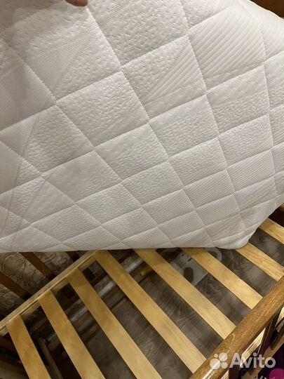 Кровать с новым матрасом