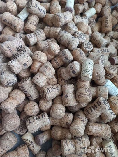 Пробки и плакетки