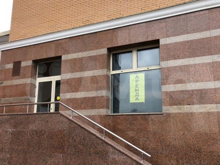 Сдам торговое помещение, 212.4 м²