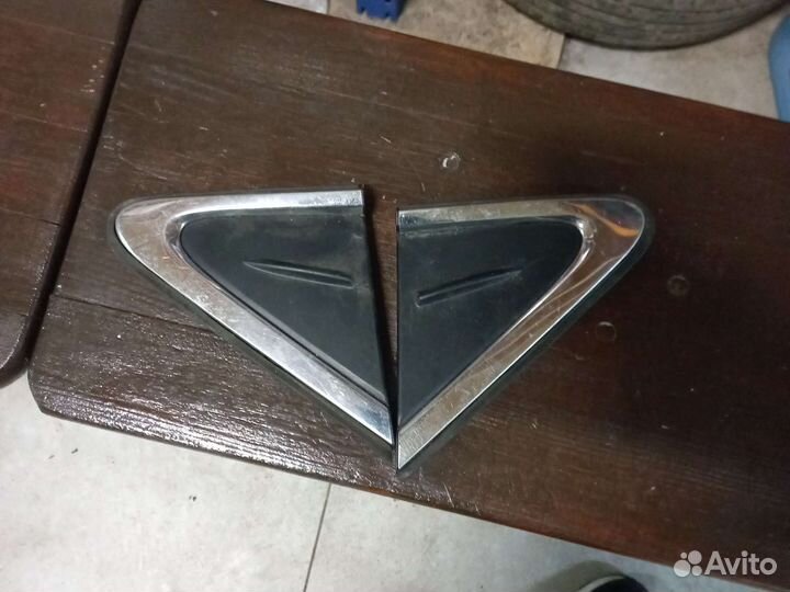 Уголок крыла молдинг крыла Toyota corolla 180