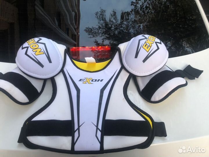 Нагрудник хоккейный