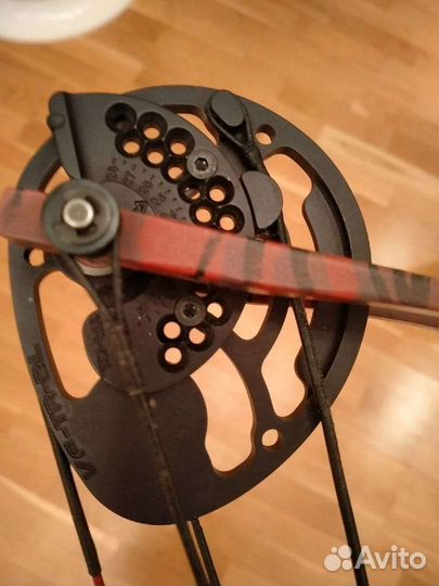 Спортивный блочный лук