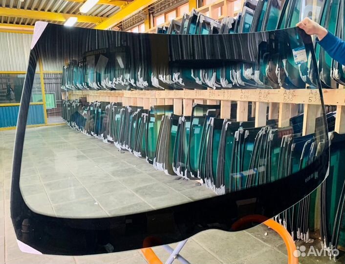 Лобовое стекло Nissan Primera