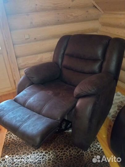 Кожаное кресло
