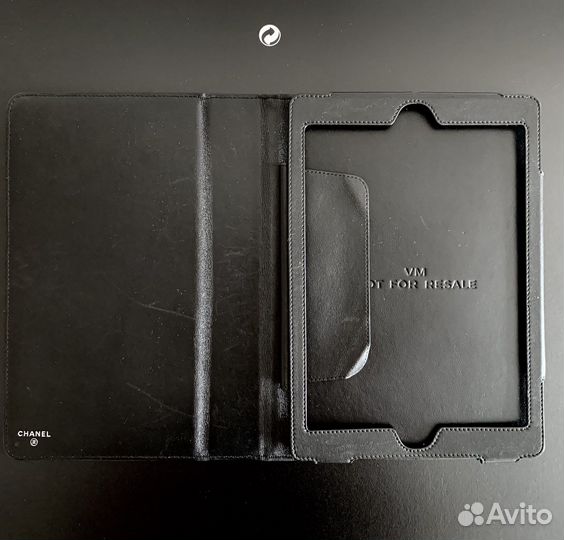 Чехол на iPad chanel