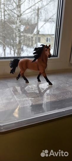 Фигурки лошадей