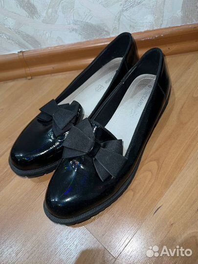 Отдам женскую обувь