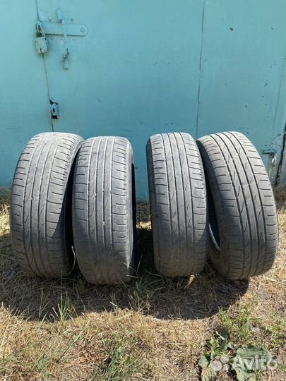 Bridgestone Dueler H/P 215/65 R16 98H