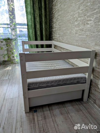 Детская кровать с матрасом