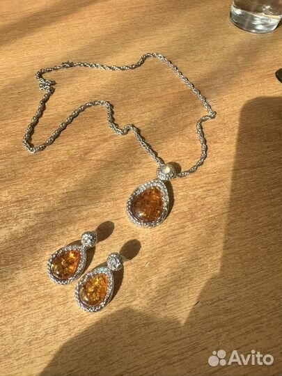 Комплект с янтарем