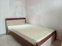 Продам 1,5 спальную кровать и матрас цена 10000 т