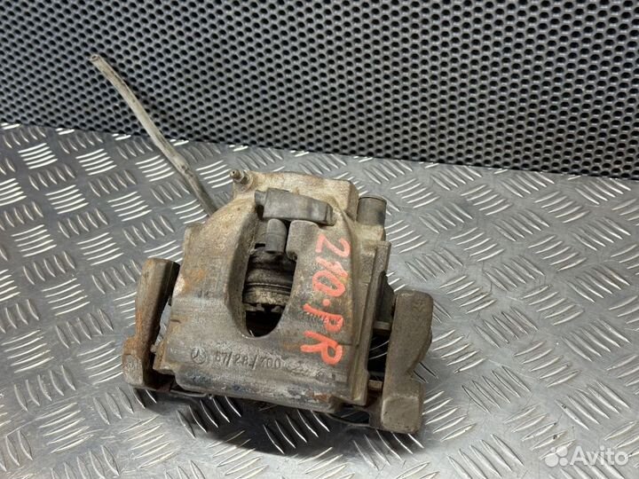 Суппорт Mercedes-Benz W210