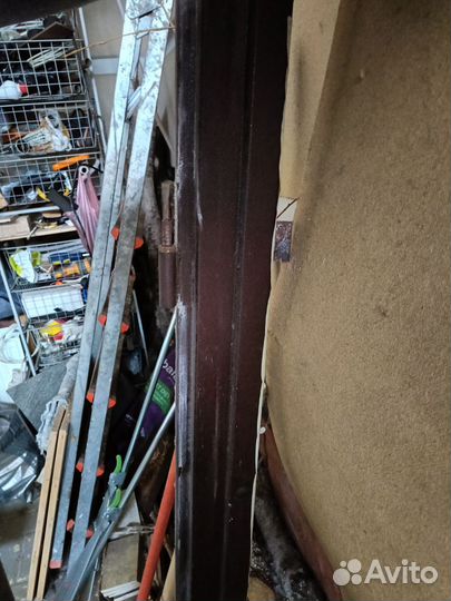 Дверь входная металлическая б/у