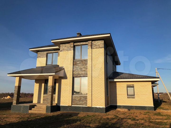 Коттедж 180 м² на участке 10 сот.