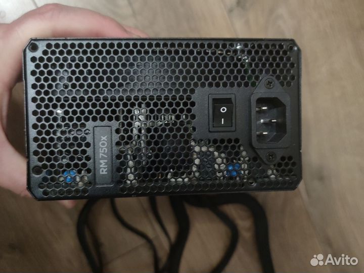 Блок питания corsair RM750x 750 ватт