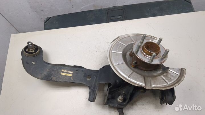 Ступица (кулак, цапфа) левая задняя Ford Escape