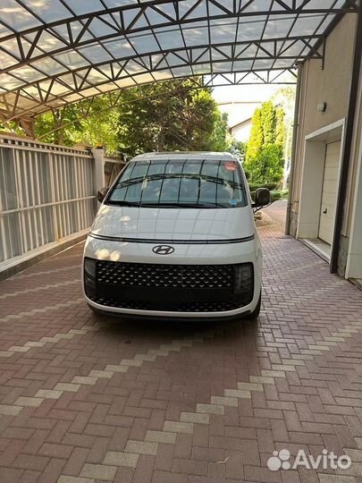Hyundai Staria 2.2 AT, 2022, 5 000 км