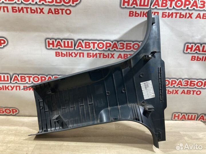 Накладка на стойку кузова правая Audi A 7