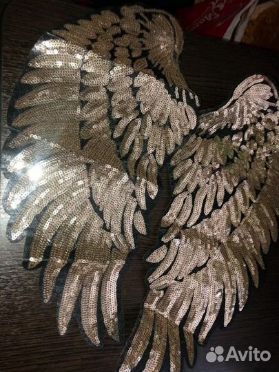 Вышивка крылья