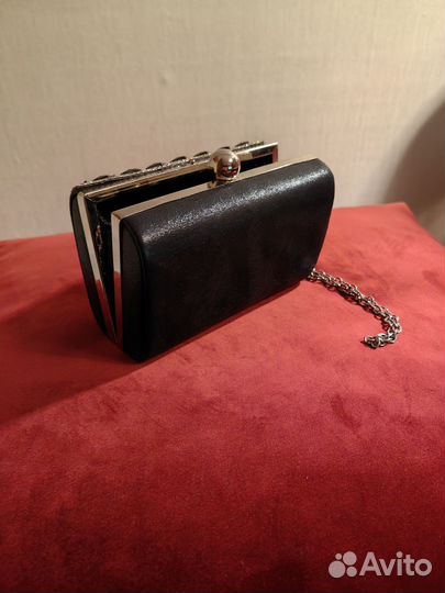 Сумка-клатч чтобы блеснуть на вечеринке