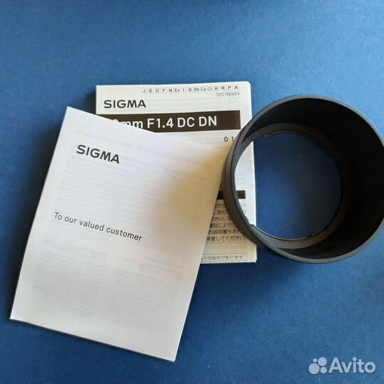 Объектив Sigma 30mm для sony е-mount
