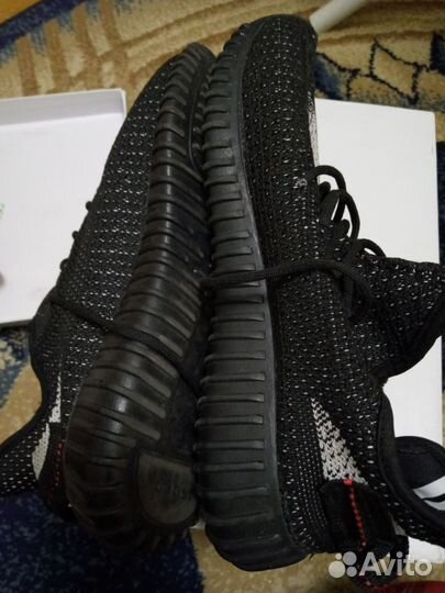 Кроссовки женские