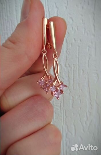Серьги с розовым цирконом