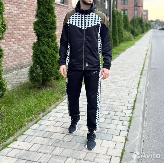 Спортивный костюм