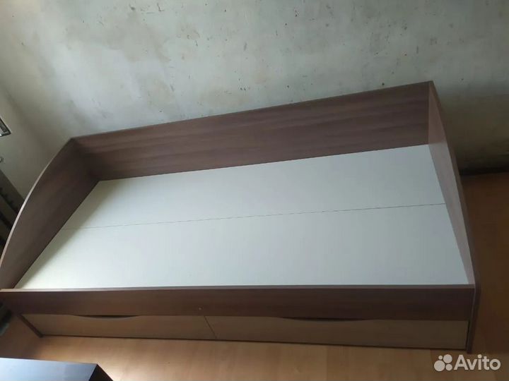 Кровать с ящиками Классика