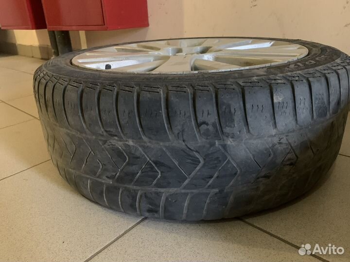 Bridgestone TRR 215/45 R17