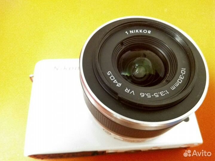 Nikon J1 с объективом 10-30mm