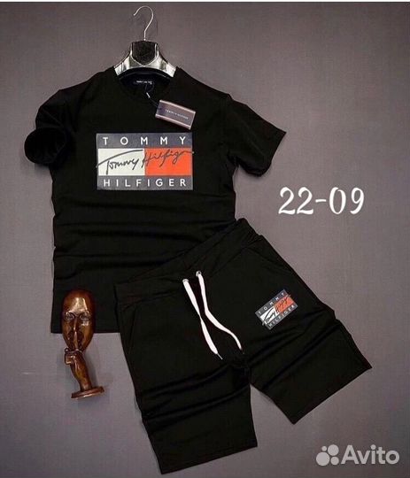 Летний костюм tommy шорты и футболка новый