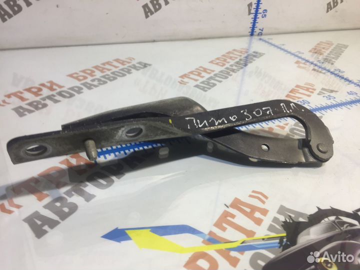 Пежо 307 Петля капота Лев