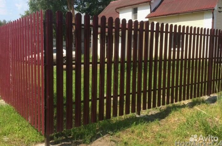 Забор из евроштакетника под ключ быстро