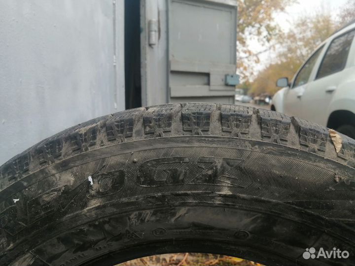 Bridgestone Blizzak Revo GZ 215/65 R16