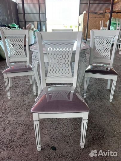 Стол и Стулья