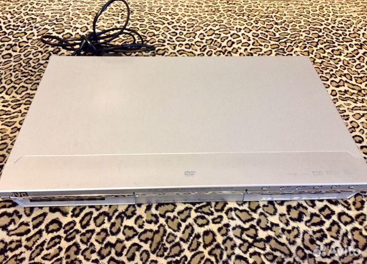 Проигрыватель DVD/Устройство для считывания с карт