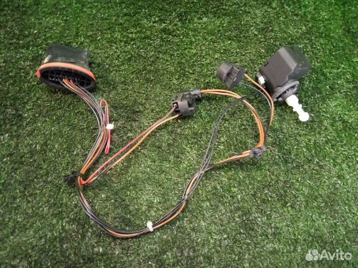 Моторчик корректора фар передний Skoda Fabia 5J2