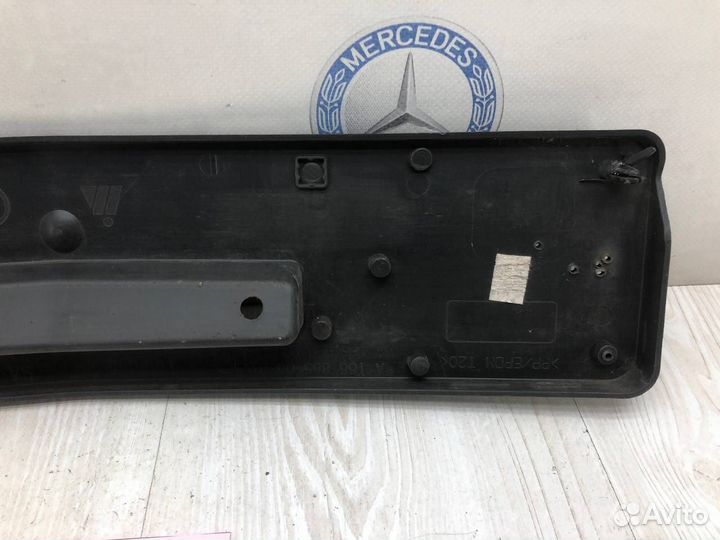 Площадка номерного знака Mercedes W166